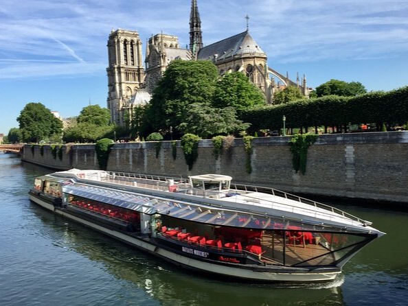  Seine river cruise in Paris. Bateaux Mouches